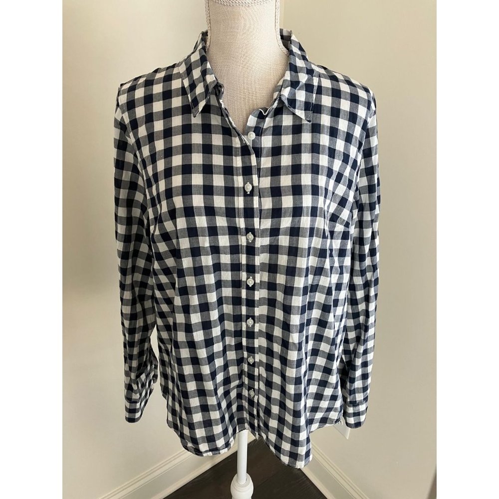 Crown & Ivy Blue and White Plaid Long Sleeve Button Up Top Size Large